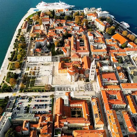 Adrianora With Freeparking Appartement Zadar