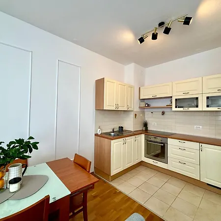 Apartment Adrianora *