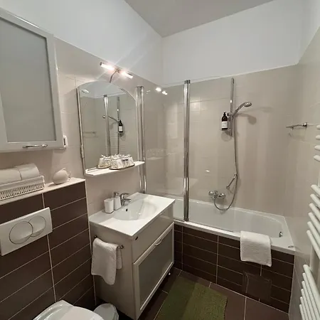 Adrianora With Freeparking *