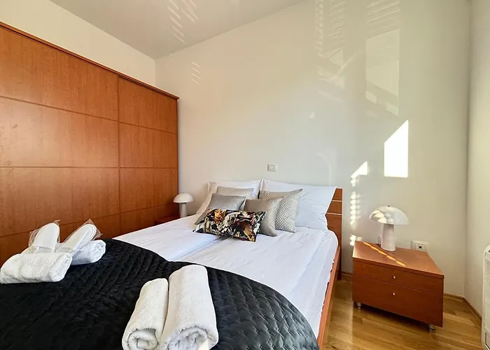 Adrianora With Freeparking ザダル