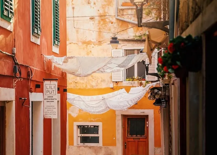 Adrianora With Freeparking ザダル