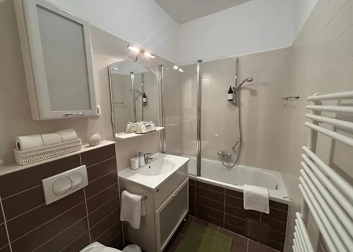 Adrianora With Freeparking *